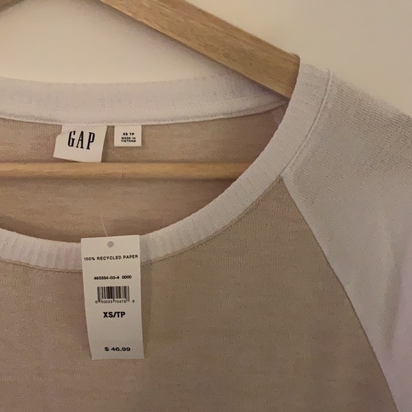 GAP long sleeve light sweater - Picture 2 of 2